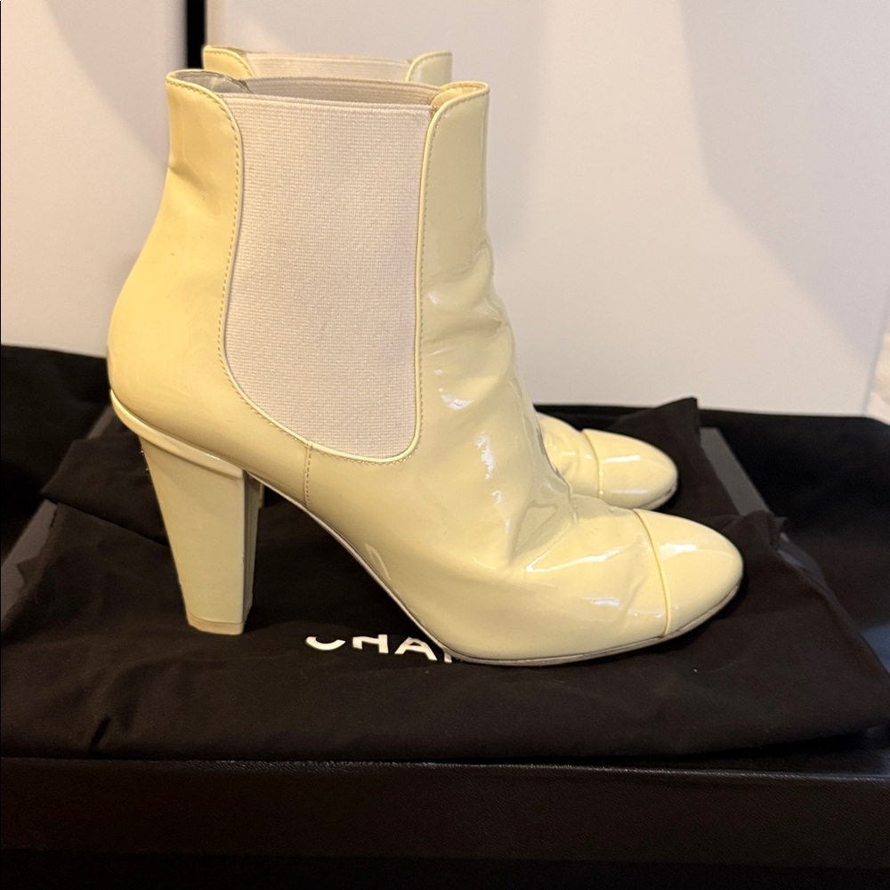 Chanel boots - Picture 3 of 14